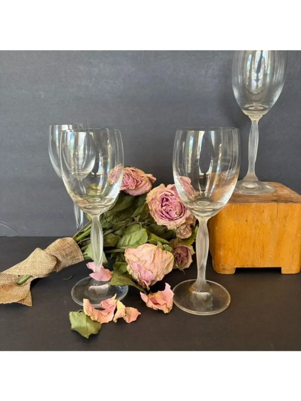 Mikasa Ballet Stem Wine Glasses Set Of 4 Clear With Frosted Stem 8.5